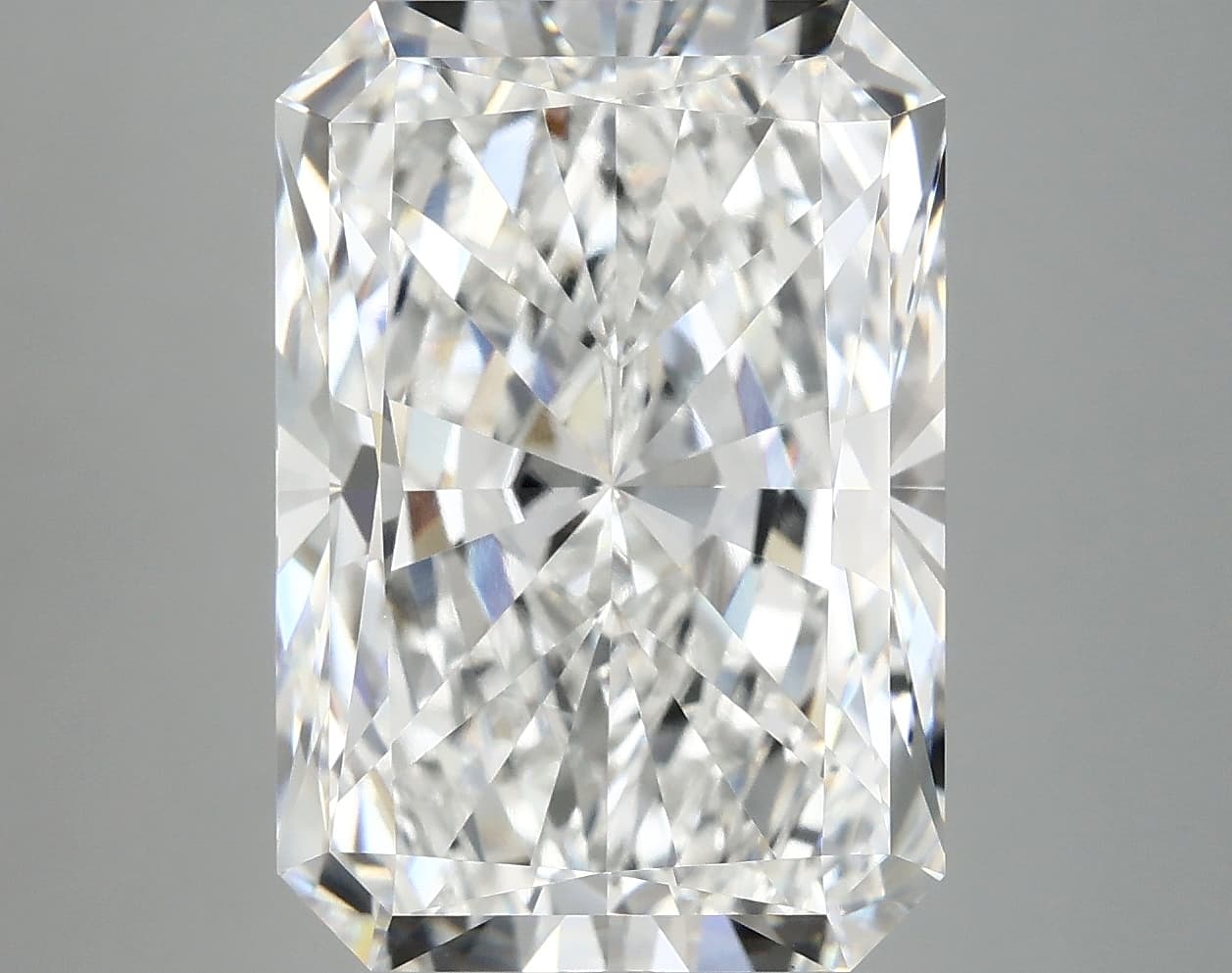 IGI | 9ct | Radiant | E | VVS2 | Very Good