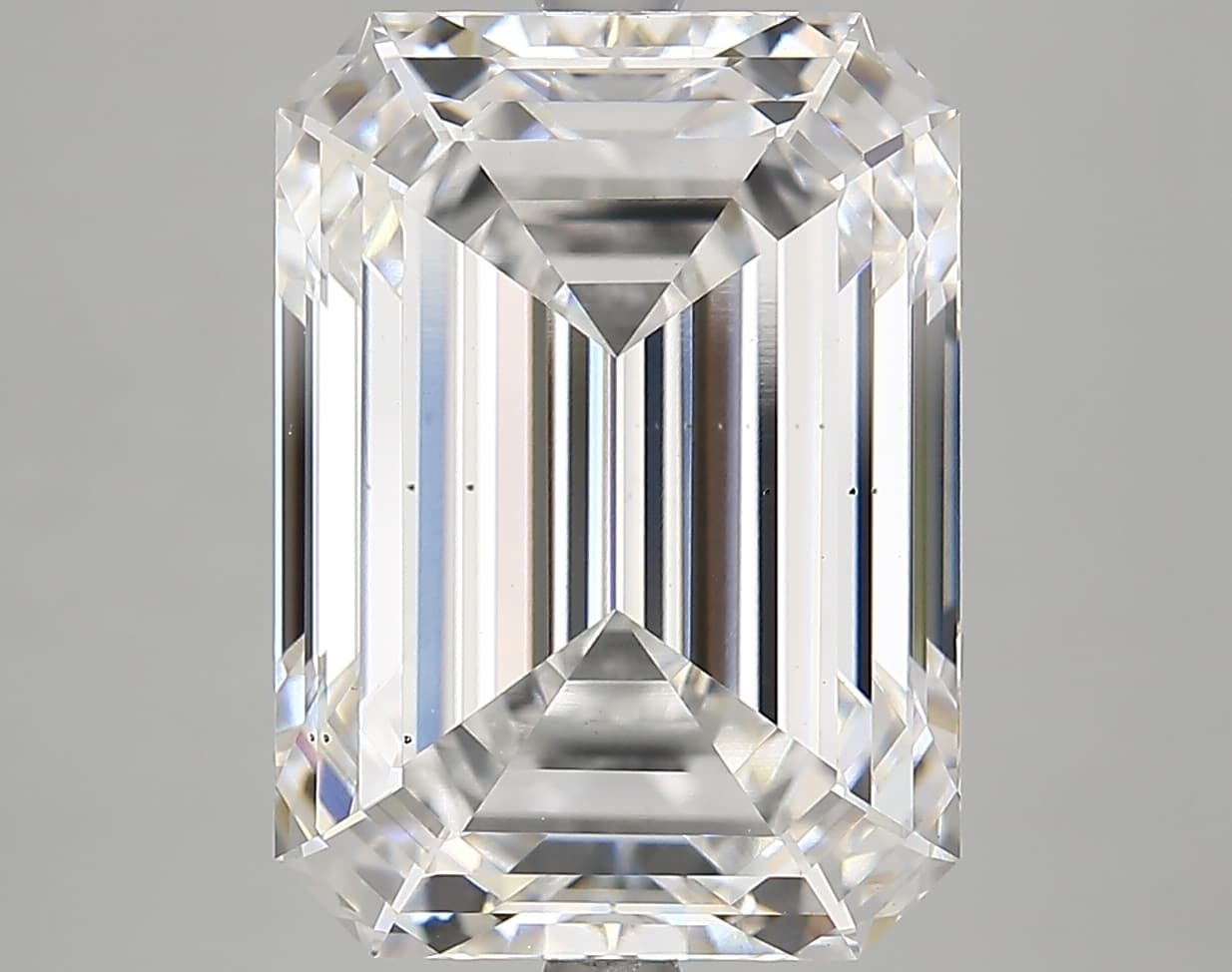 9ct | Emerald | E | VS2 | Excellent