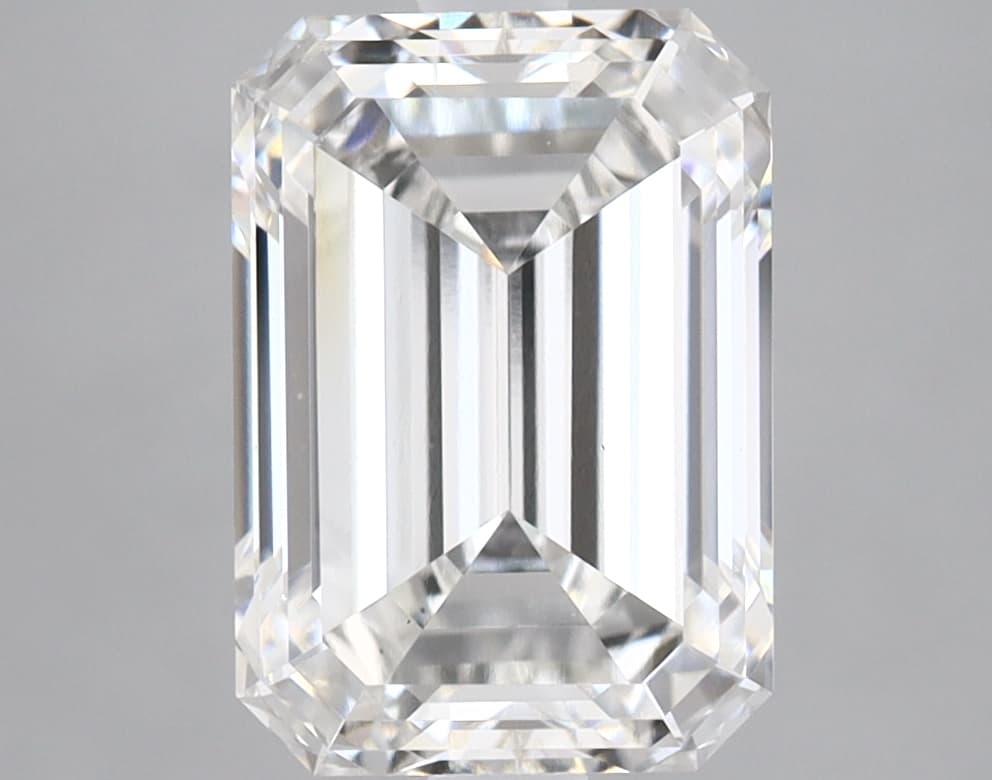 3.37ct | Emerald | F | VS1 | Very Good