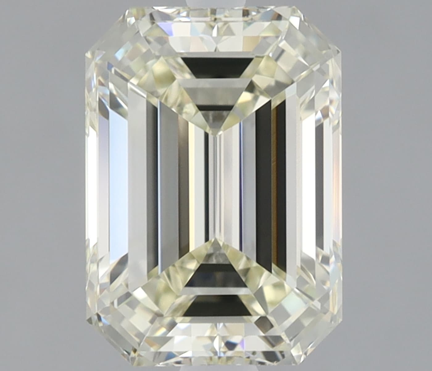 IGI | 2.01ct | Emerald | K | VS1 | Very Good